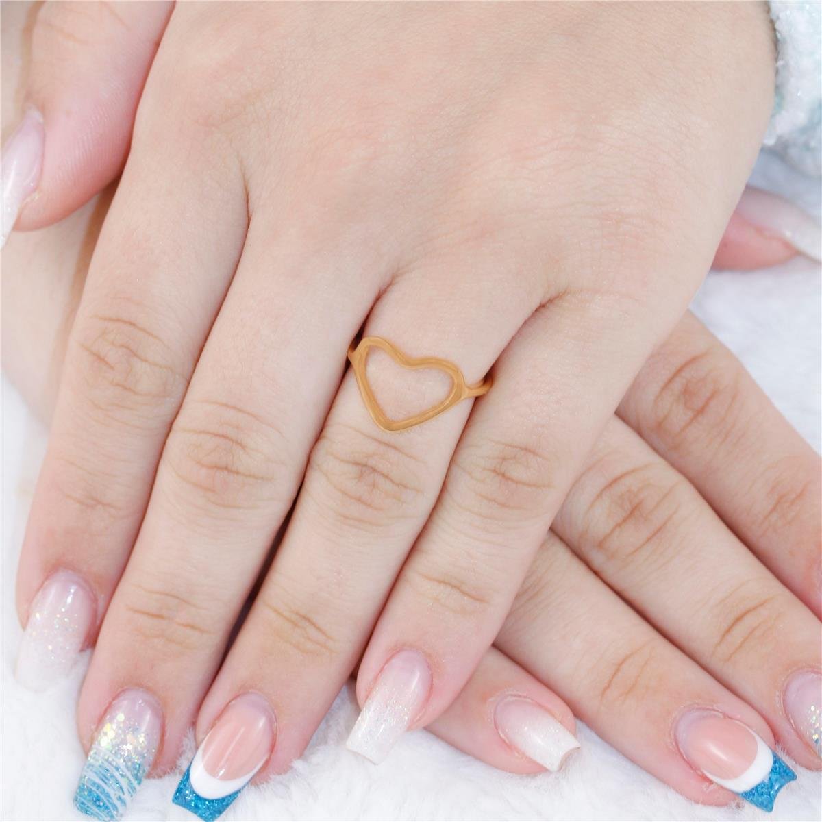 ANEL FOLHEADO A OURO CORAÇÃO VAZADO 