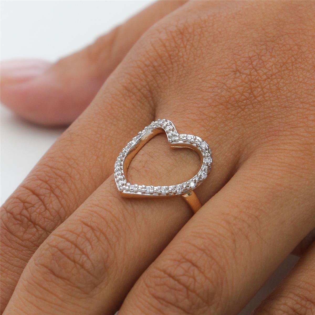 ANEL FOLHEADO A OURO CORAÇÃO GRANDE VAZADO 