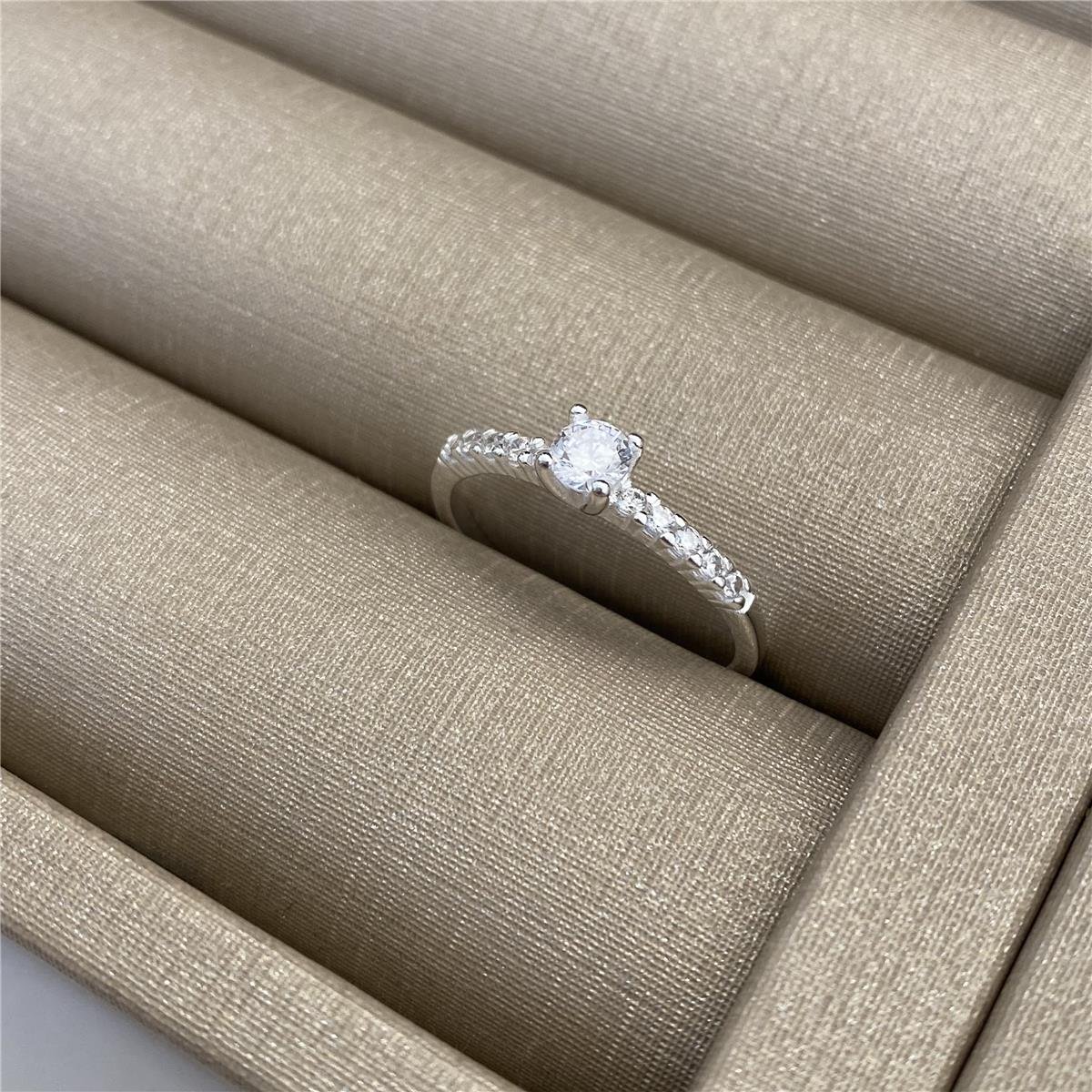 ANEL PRATA SOLITÁRIO QUADRADO COM ZIRCÔNIAS