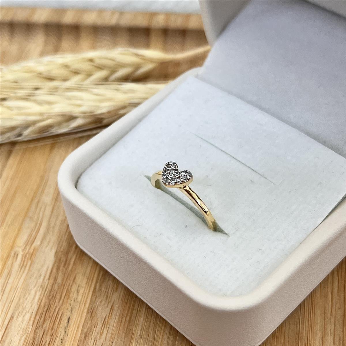 ANEL FOLHEADO A OURO CORAÇÃO DE ZIRCÔNIAS