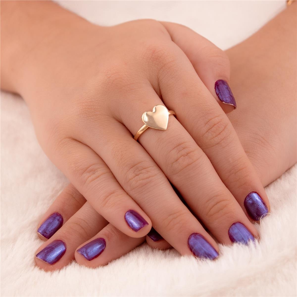 ANEL FOLHEADO A OURO COM CORAÇÃO LISO 