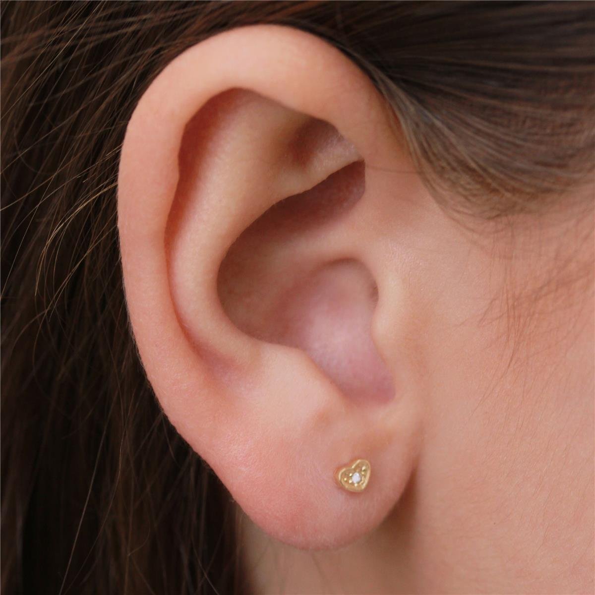 BRINCO FOLHEADO A OURO MINI CORAÇÃO COM ZIRCÔNIA