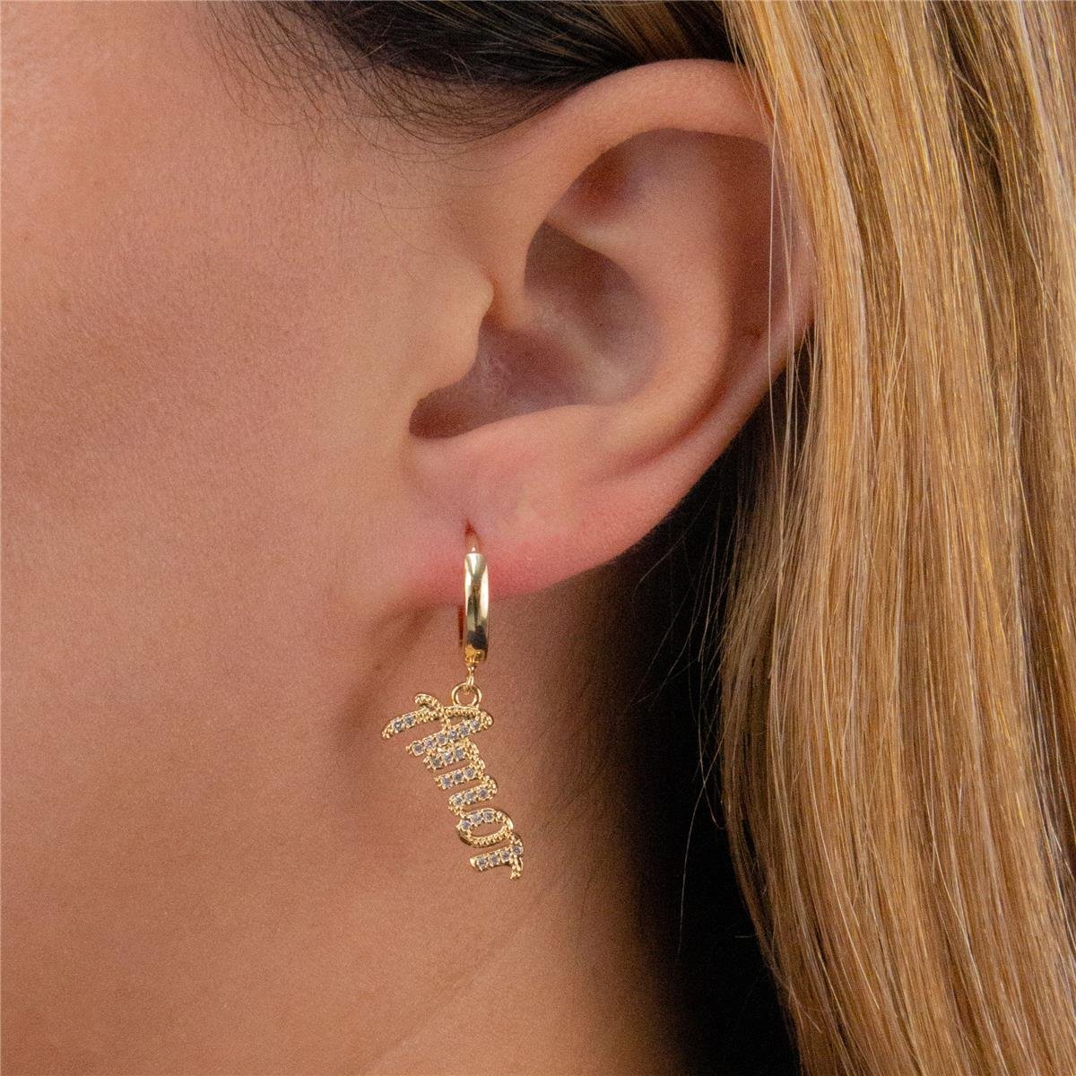 BRINCO FOLHEADO A OURO ARGOLA COM AMOR DE ZIRCÔNIAS 