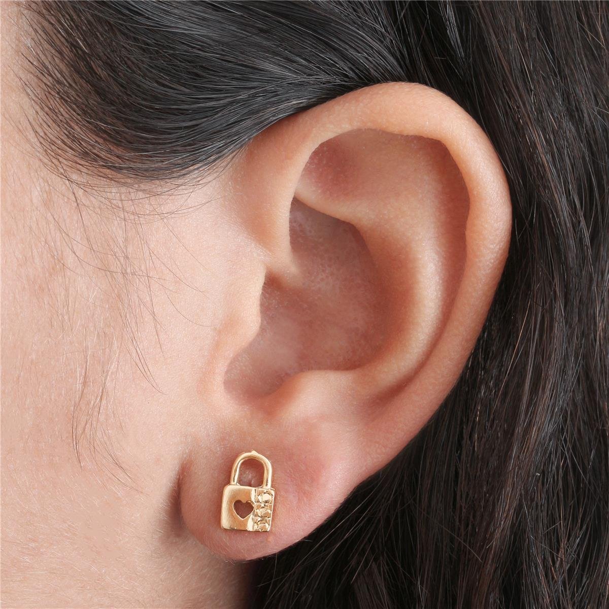 BRINCO FOLHEADO A OURO INFANTIL DE CADEADO COM VAZADO EM CORAÇÃO