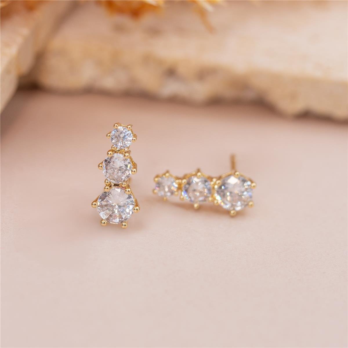 BRINCO FOLHEADO A OURO EAR CUFF COM ZIRCÔNIAS