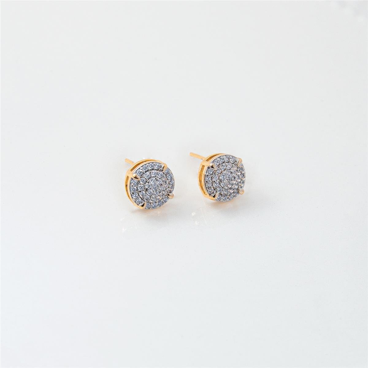 BRINCO FOLHEADO A OURO CHUVEIRINHO REDONDO DE ZIRCÔNIAS E RÓDIO 