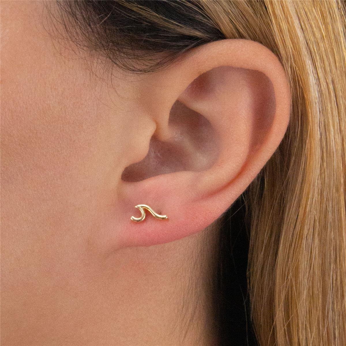 BRINCO FOLHEADO A OURO ONDA LISA