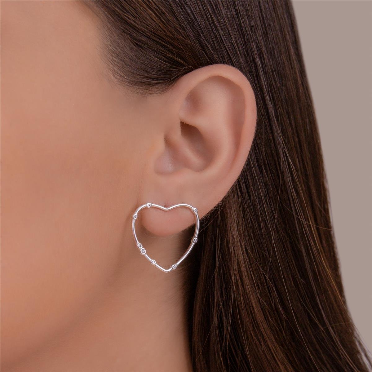 BRINCO PRATA CORAÇÃO VAZADO E COM ZIRCÔNIAS