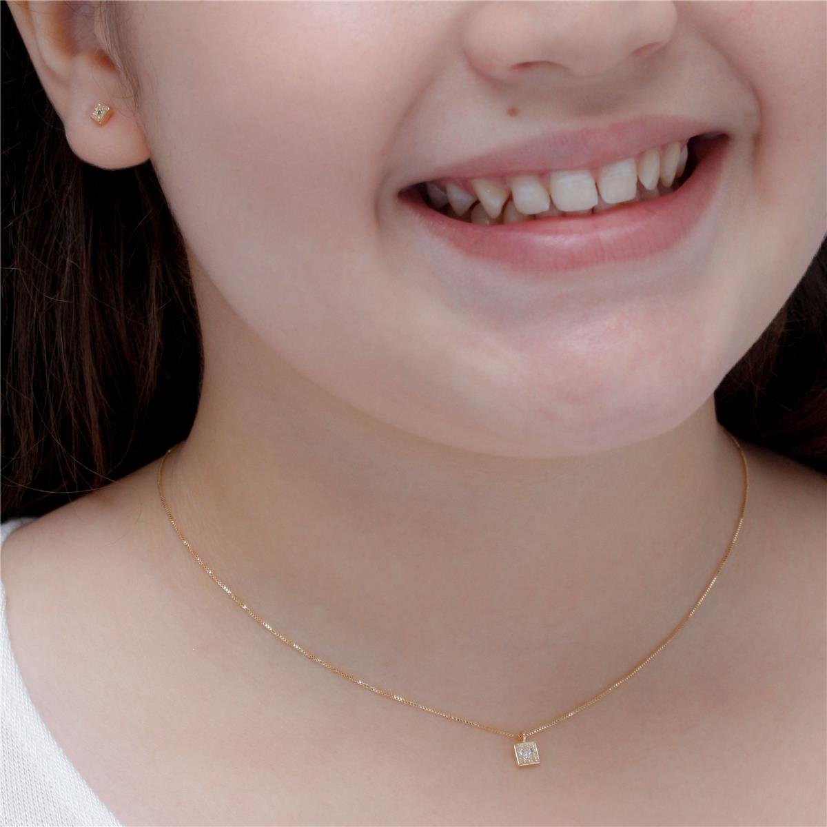 CONJUNTO INFANTIL FOLHEADO A OURO QUADRADO COM ZIRCÔNIAS