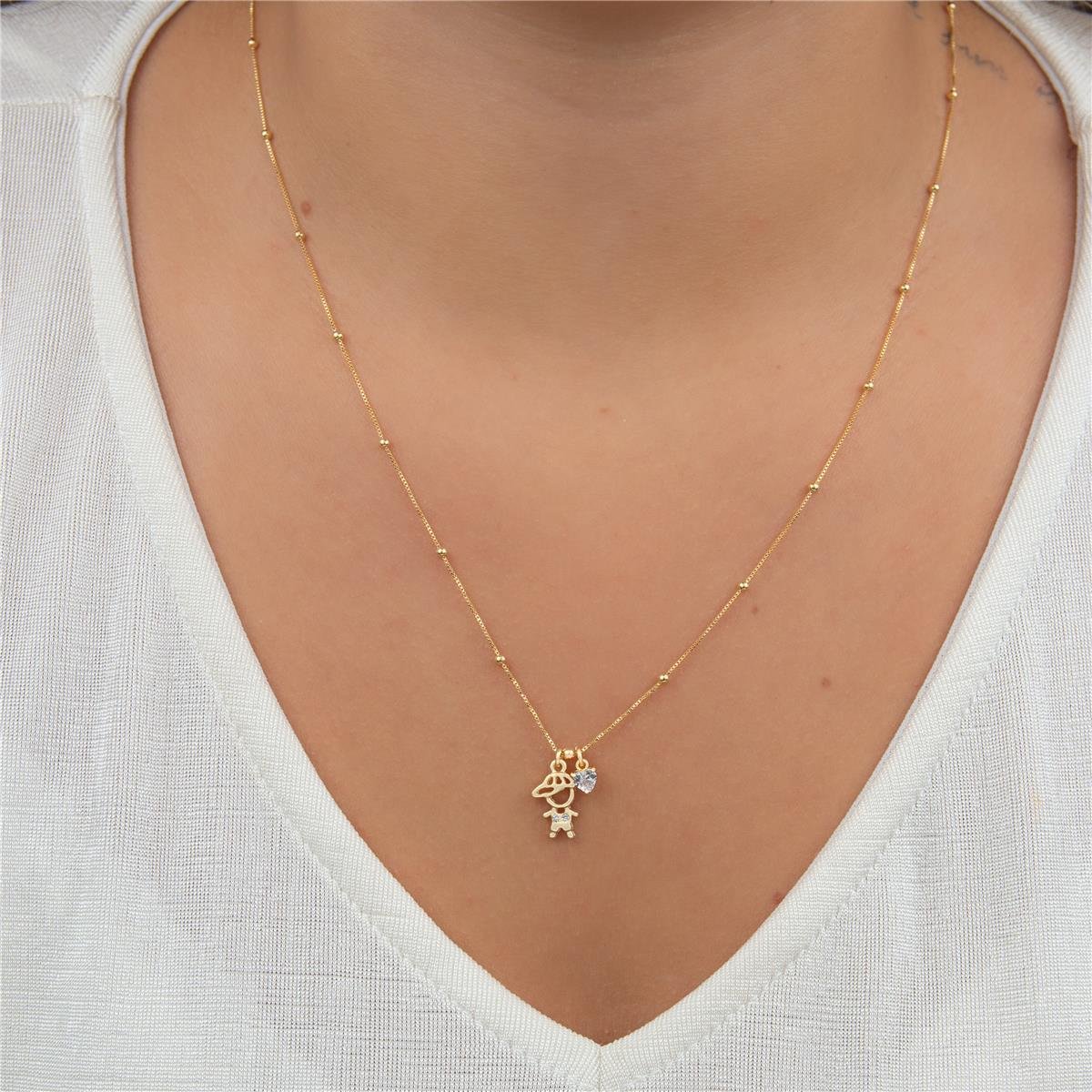 COLAR FOLHEADO A OURO MENINO E CORAÇÃO 