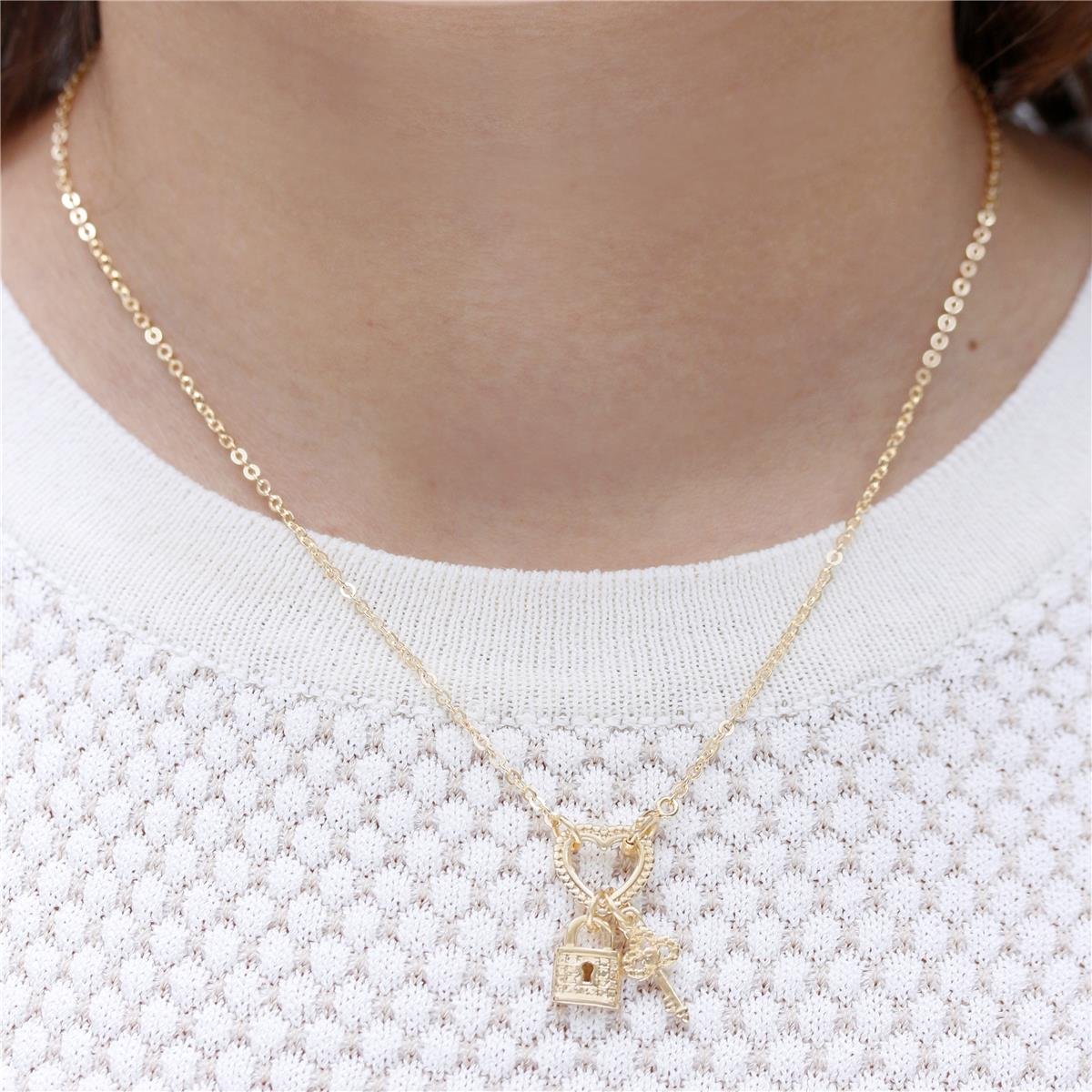 CHOKER FOLHEADA A OURO INFANTIL CORAÇÃO COM CHAVE E CADEADO 