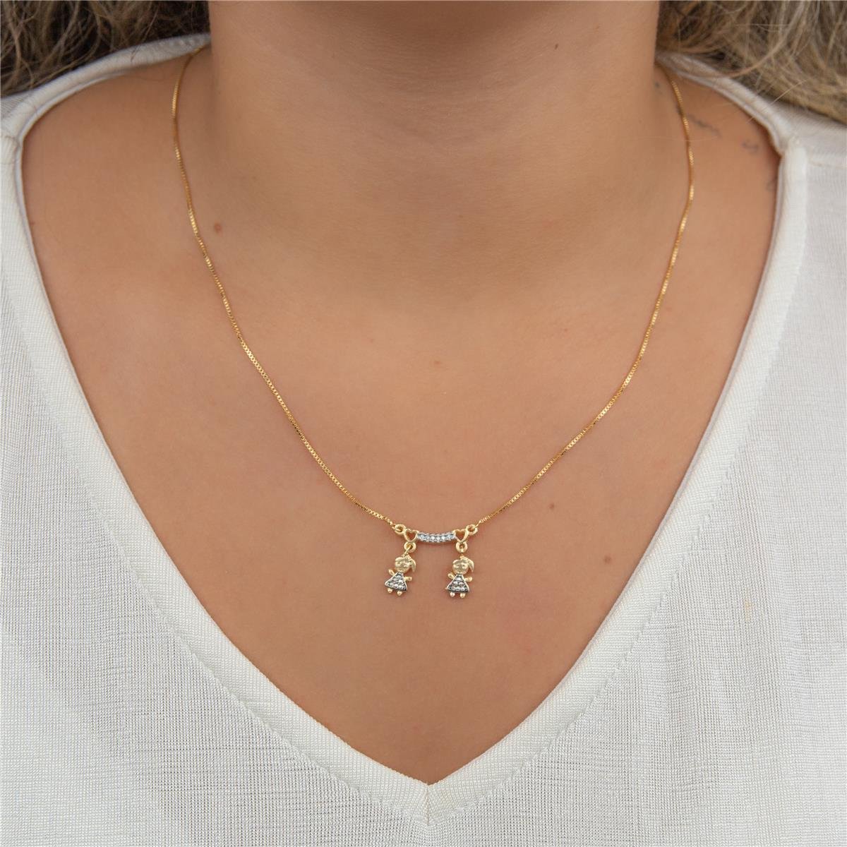 COLAR FOLHEADO A OURO CANGA COM ZIRCÔNIA E 2 MENINAS DE RÓDIO