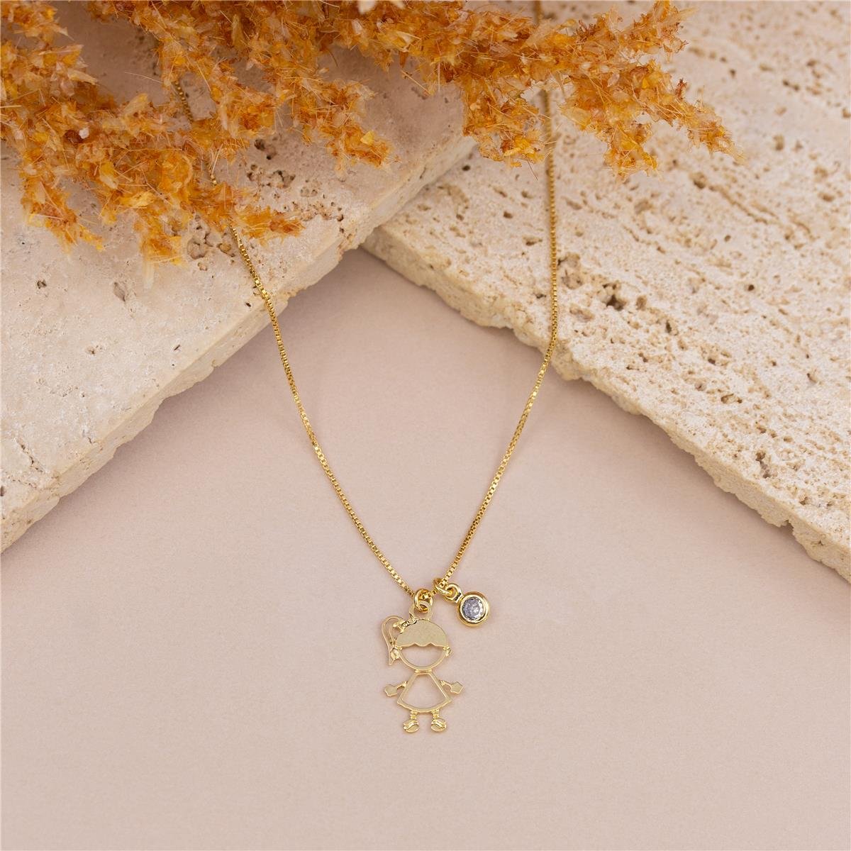COLAR FOLHEADO A OURO COM MENINA LISA E COM MINI ZIRCÔNIA