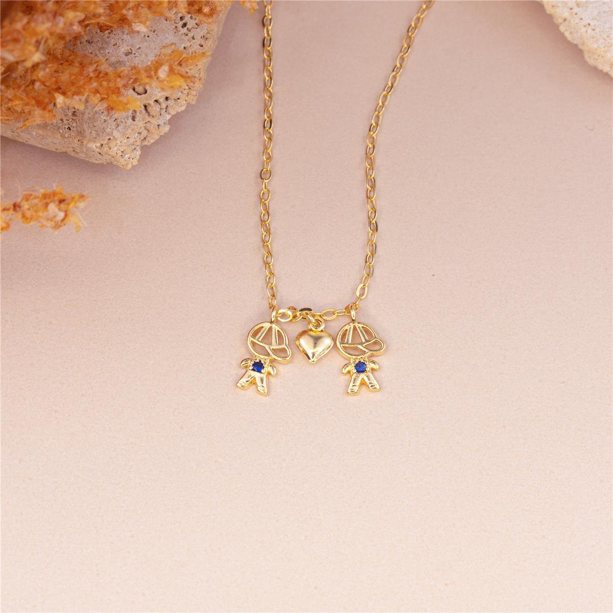 COLAR FOLHEADO A OURO COM MENINOS E MINI CORAÇÃO LISO