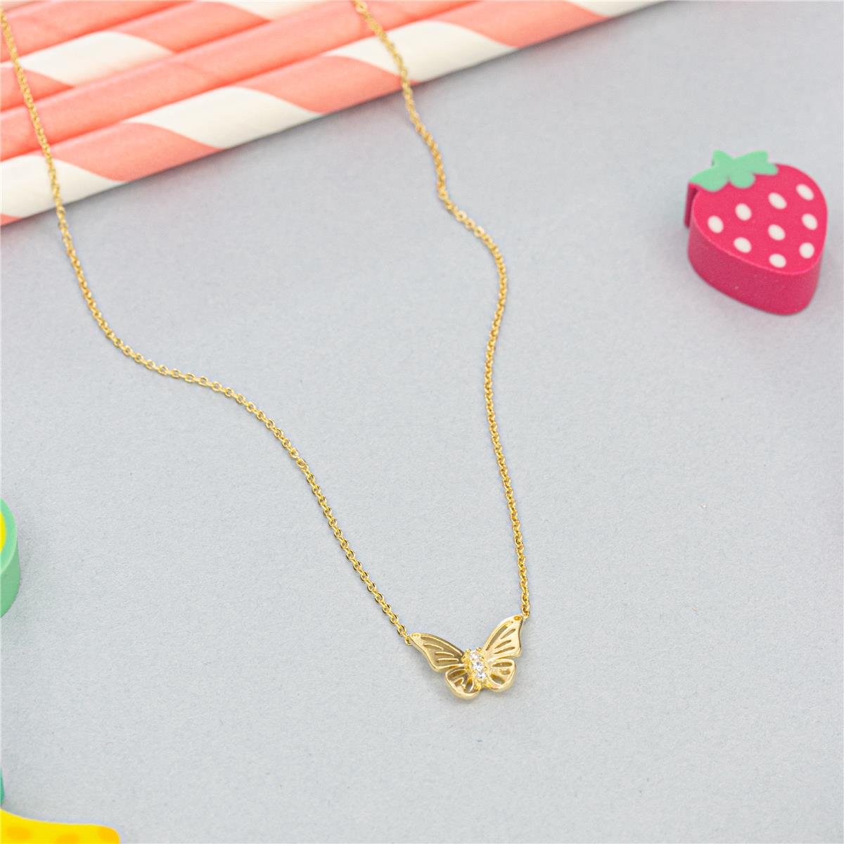 COLAR FOLHEADO A OURO INFANTIL COM BORBOLETA COM ZIRCÔNIAS E VAZADOS