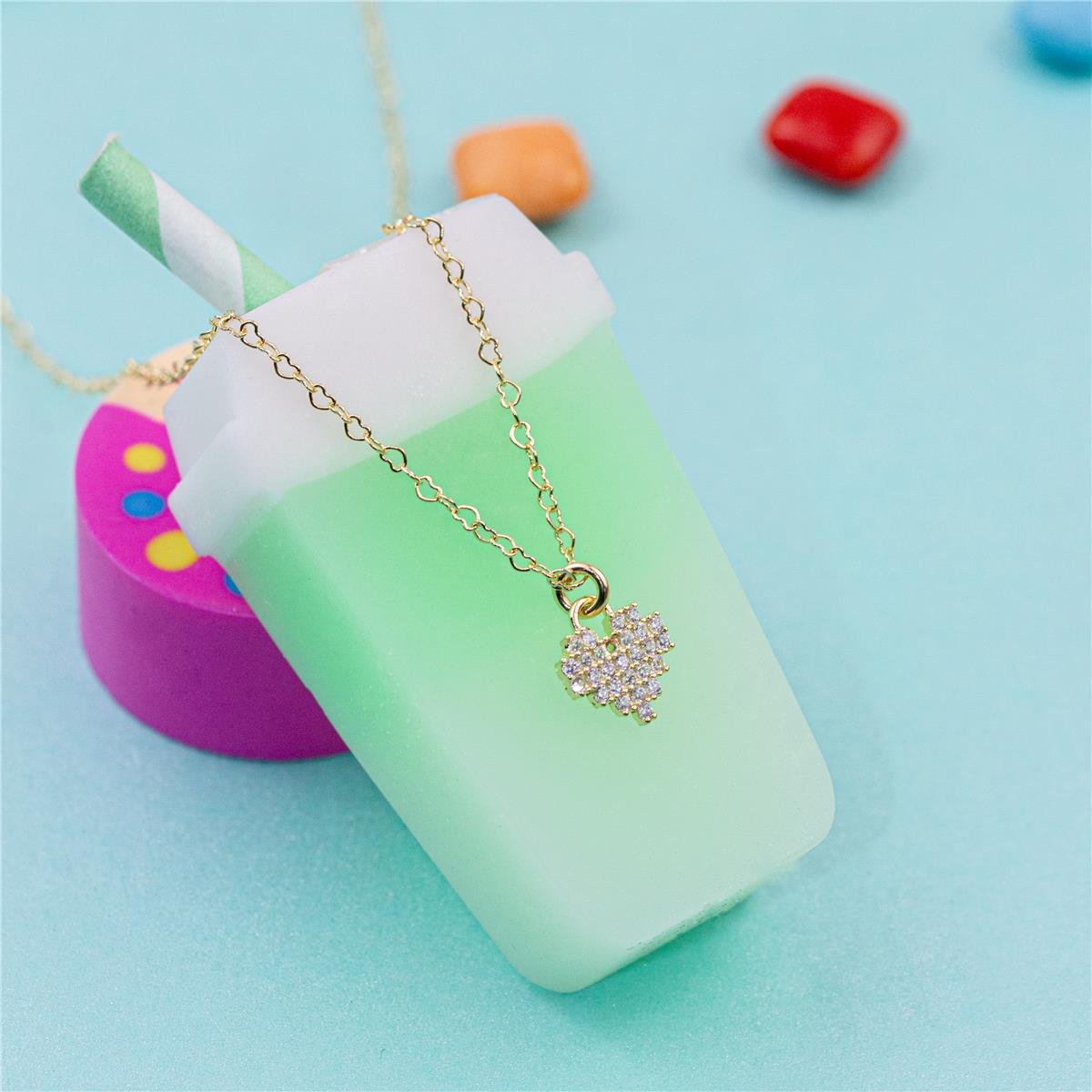 COLAR FOLHEADO A OURO INFANTIL FIO CORAÇÃO COM 01 CORAÇÃO CRAVEJADO EM ZIRCÔNIAS CRISTAL