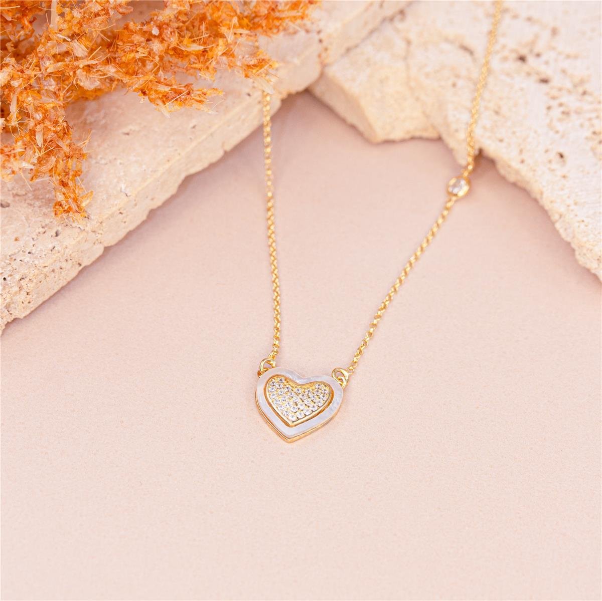 COLAR FOLHEADO A OURO COM MINI ZIRCÔNIA E CORAÇÃO TRABALHADO