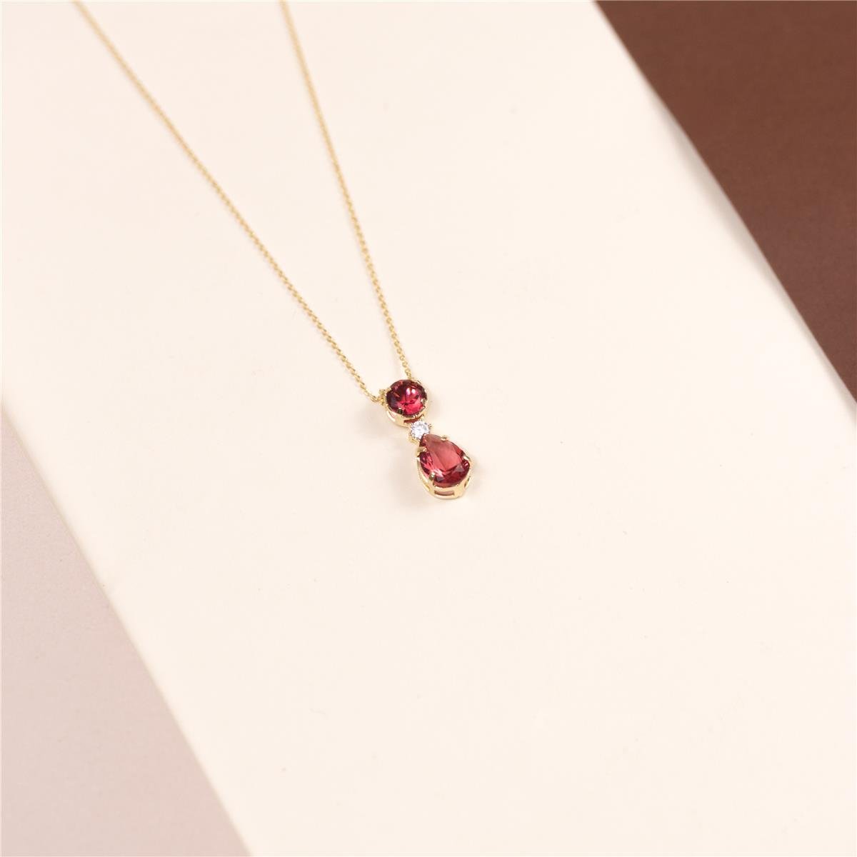 COLAR FOLHEADO 1 ZIRCÔNIA CRISTAL E ZIRCÔNIA REDONDA E GOTA