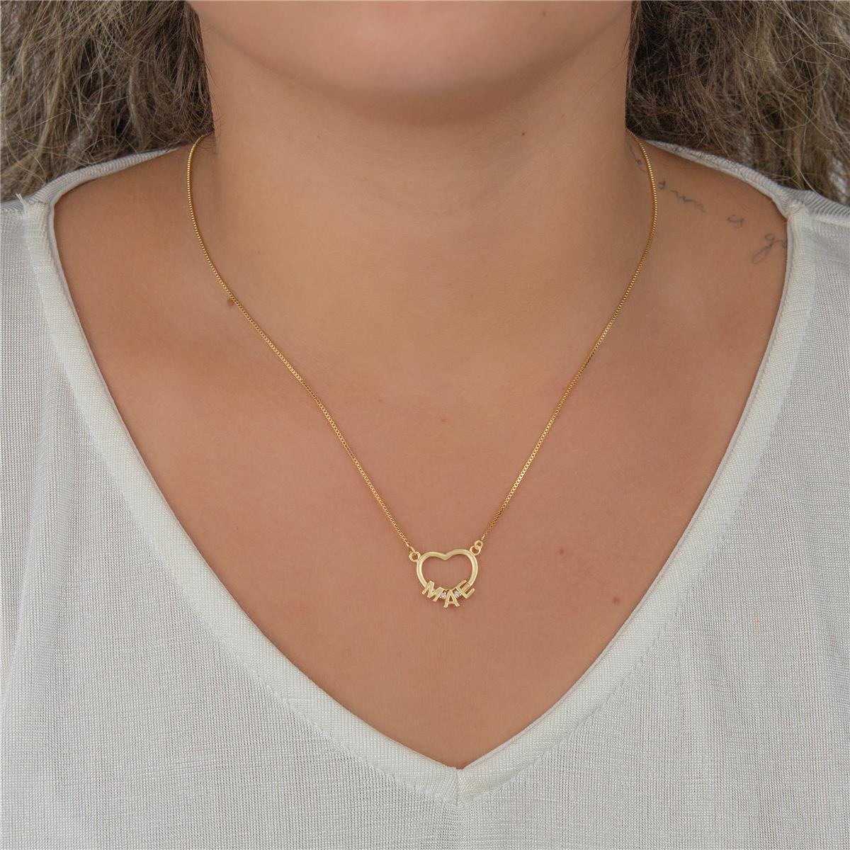 COLAR FOLHEADO A OURO COM CORAÇÃO MÃE 