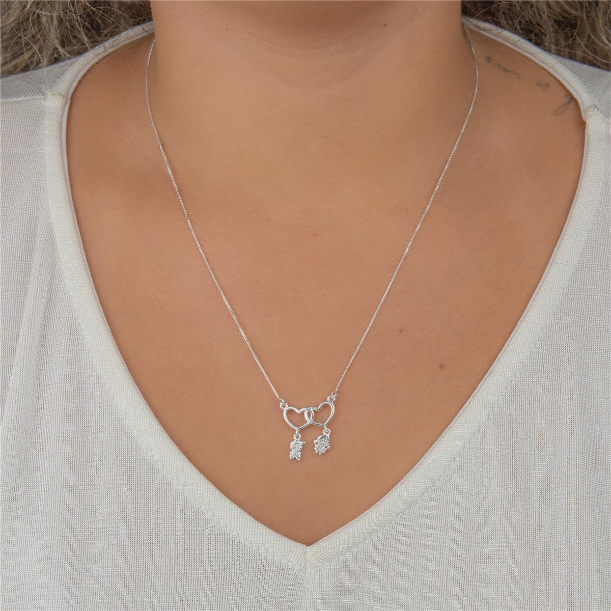 COLAR PRATA 2 CORAÇÕES LISOS COM MENINO E MENINA