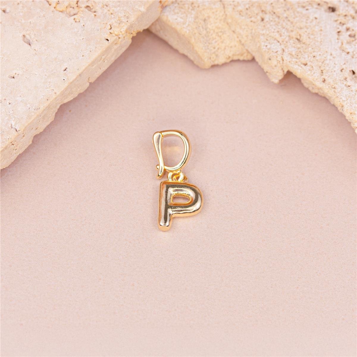 PINGENTE FOLHEADO A OURO LETRA LISA COM FECHO DE CLIQUE 