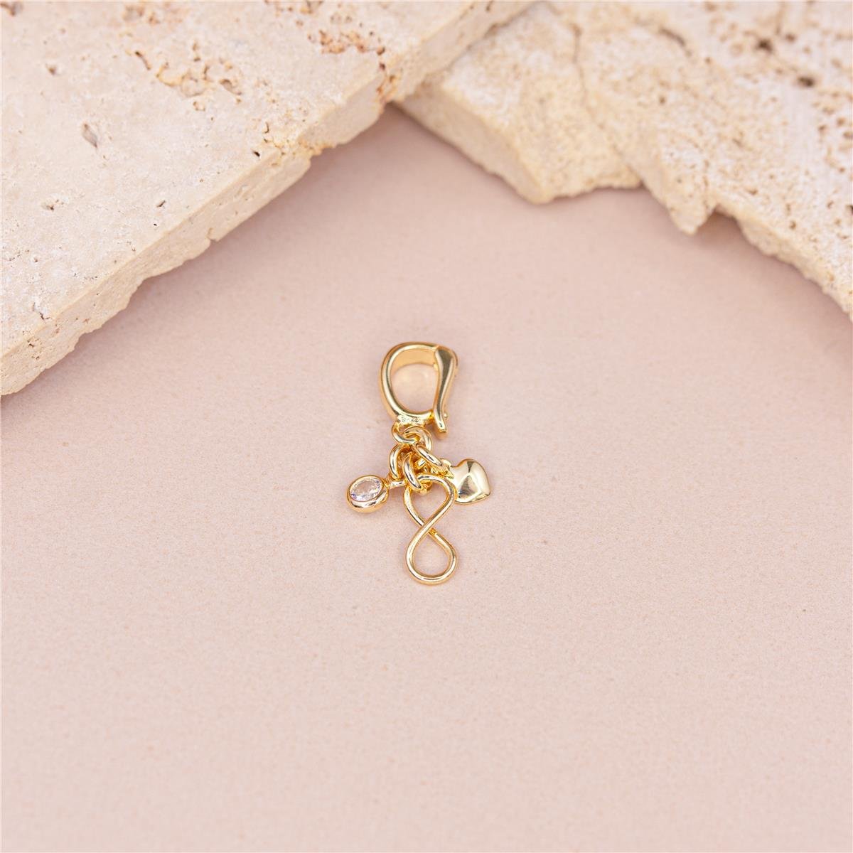 PINGENTE FOLHEADO A OURO COM MINI CORAÇÃO E ZIRCÔNIA E INFINITO