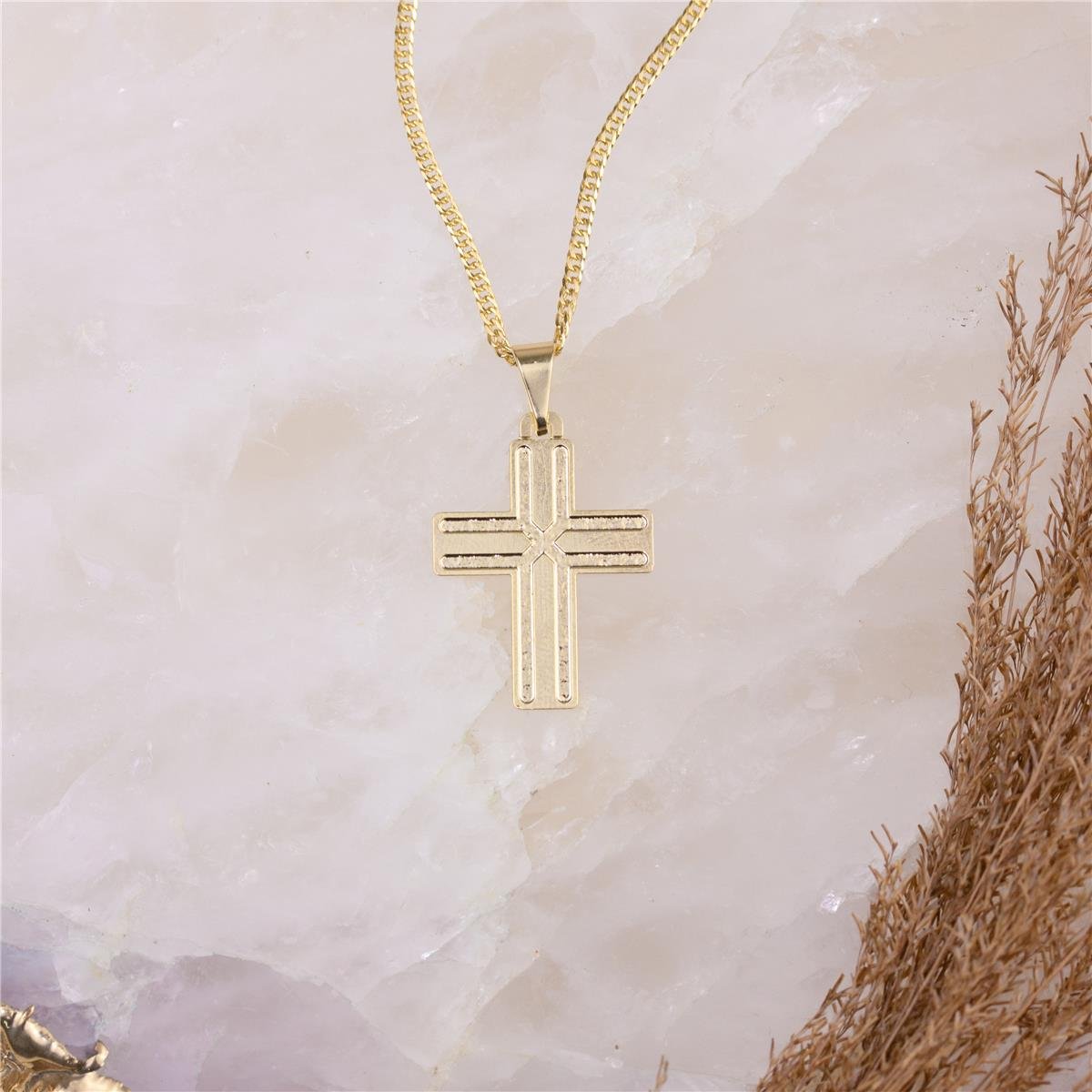PINGENTE FOLHEADO A OURO CRUZ LISA TRABALHADA