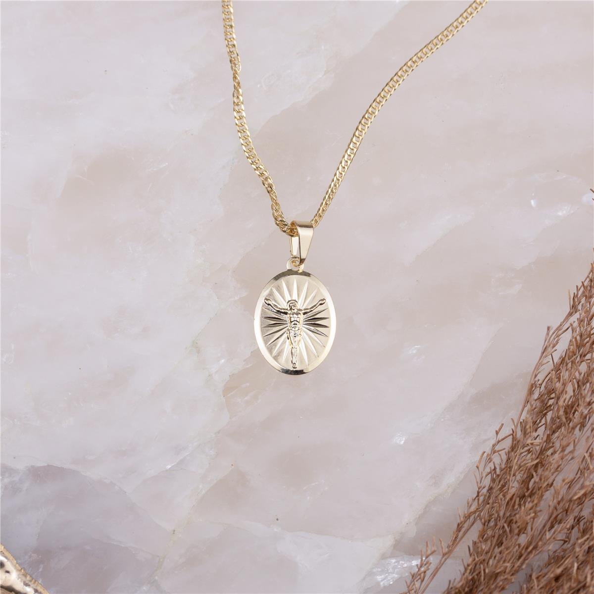 PINGENTE FOLHEADO A OURO MEDALHA OVAL COM CRISTO