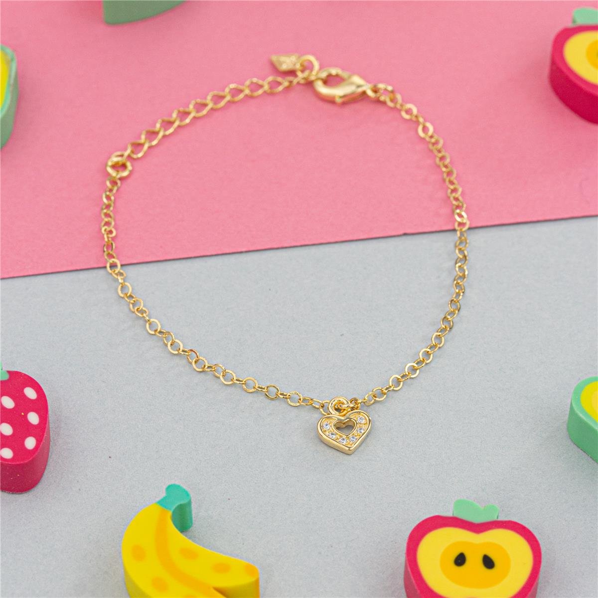 PULSEIRA FOLHEADO A OURO INFANTIL COM CORAÇÃO DE ZIRCÔNIAS E VAZADO