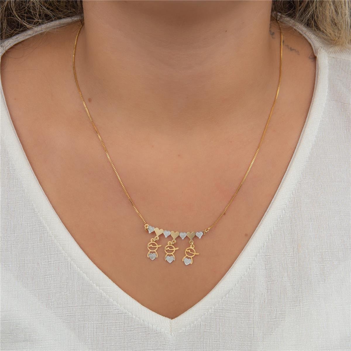 CORDÃO FOLHEADO A OURO CORAÇÕES COM MENINOS VAZADOS 