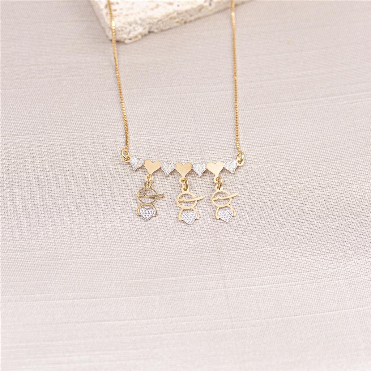 CORDÃO FOLHEADO A OURO CORAÇÕES COM MENINOS VAZADOS 