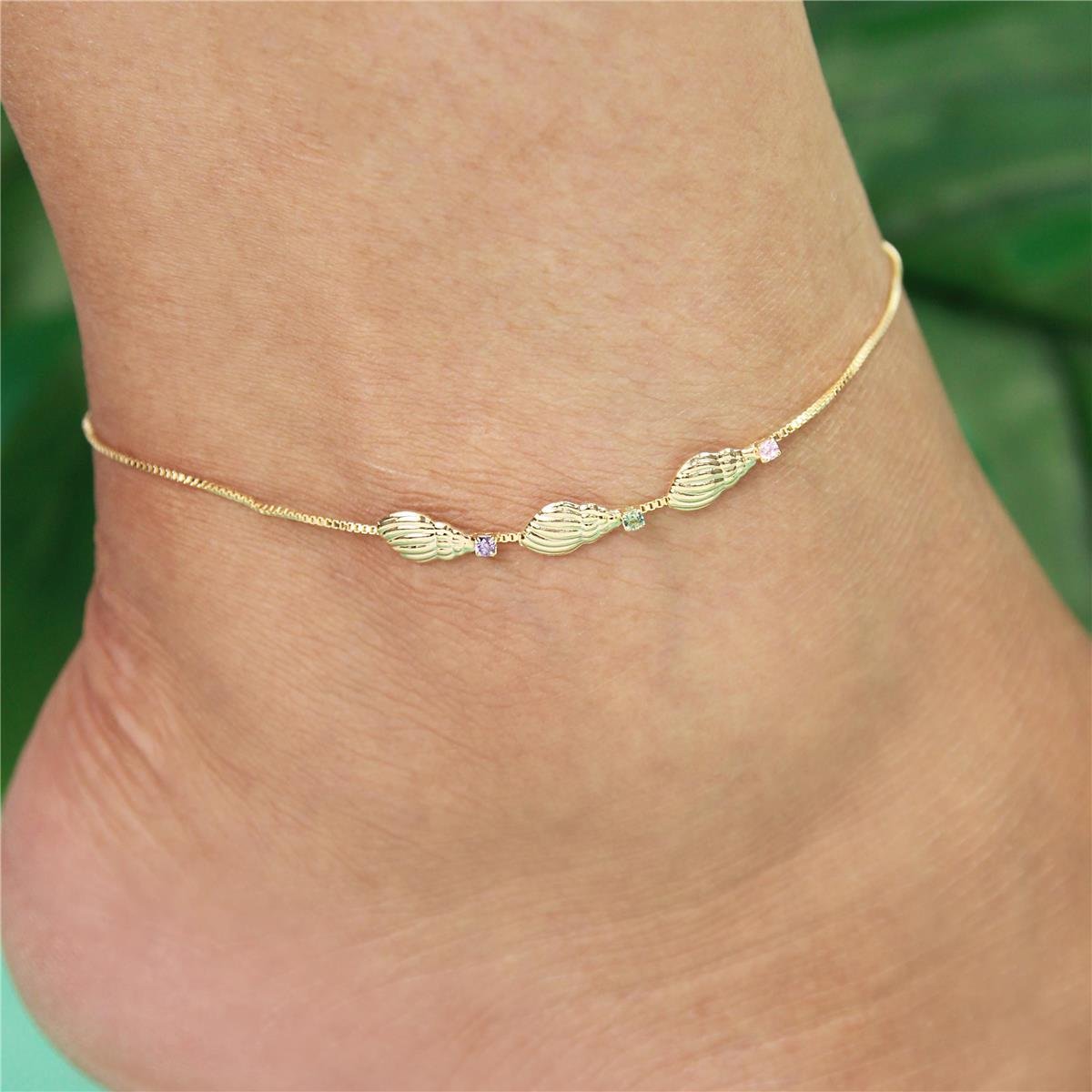 TORNOZELEIRA FOLHEADO A OURO CONCHAS TRABALHADAS COM ZIRCÔNIAS