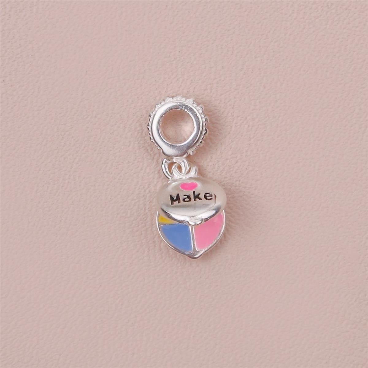 PINGENTE PRATA BERLOQUE INFANTIL MAKE DE RESINA