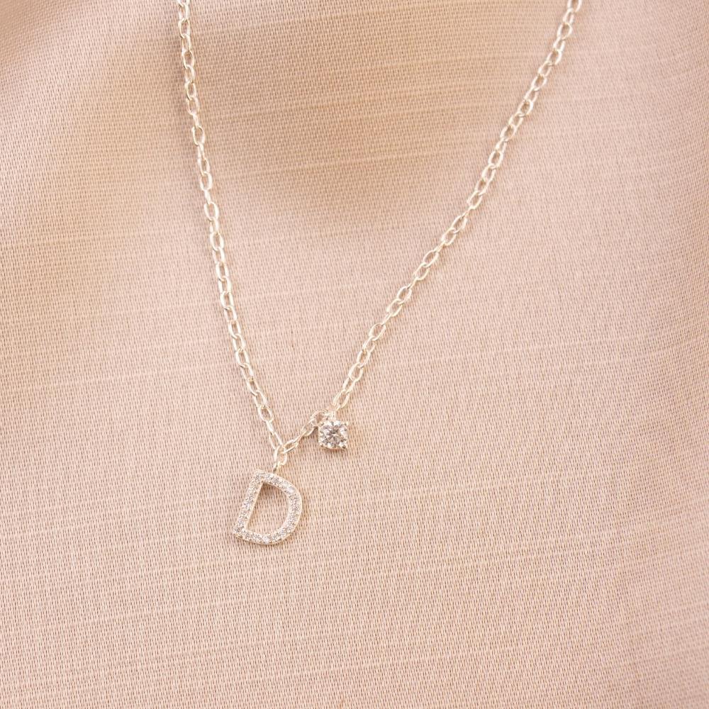 COLAR PRATA COM 1 ZIRCÔNIA E LETRA CRAVEJADA