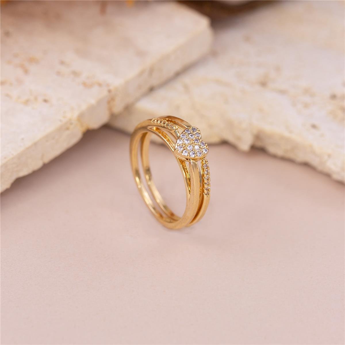 ANEL FOLHEADO A OURO 2X1 CORAÇÃO LISO E COM ZIRCÔNIAS