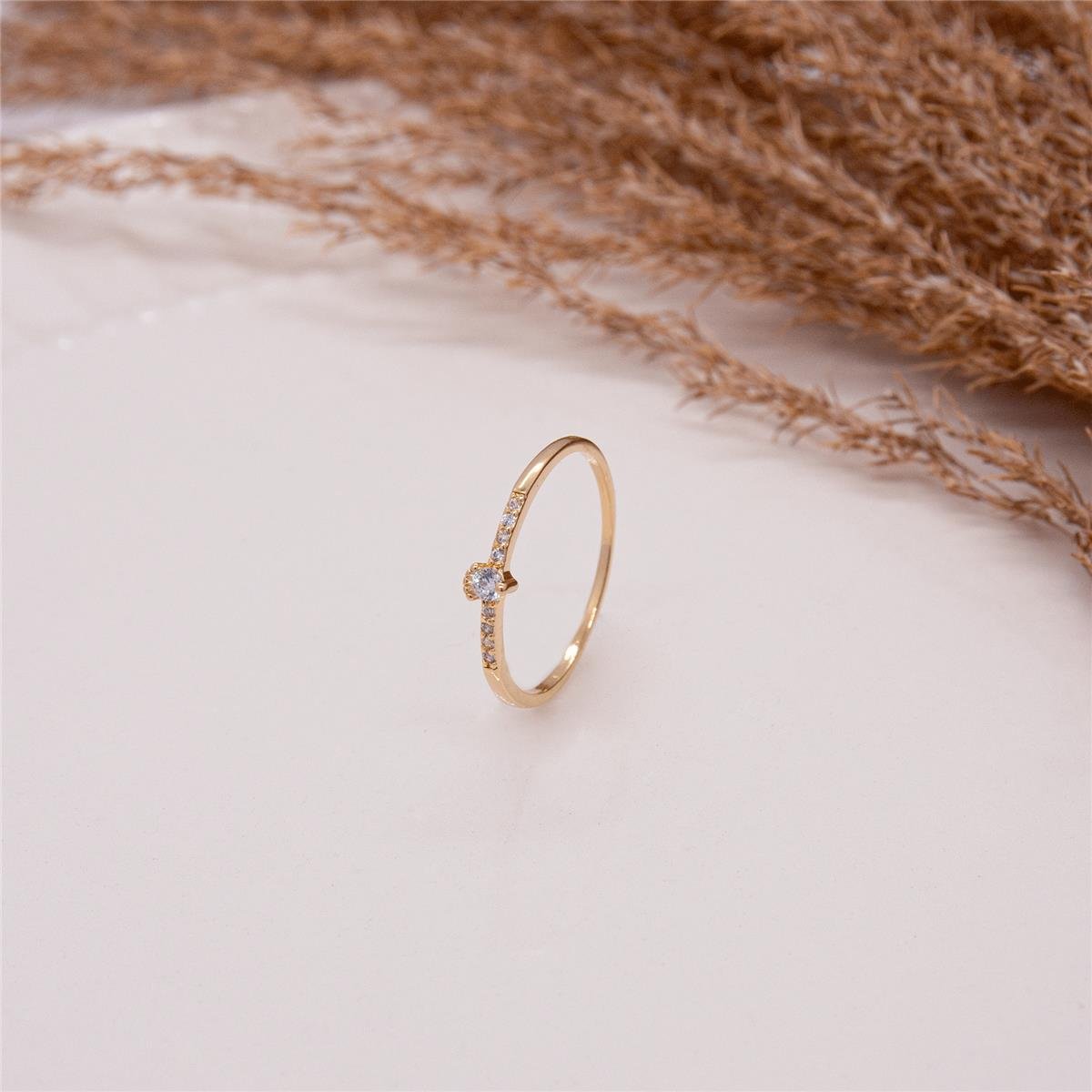 ANEL FOLHEADO A OURO MINI ZIRCÔNIAS COM MINI GOTA