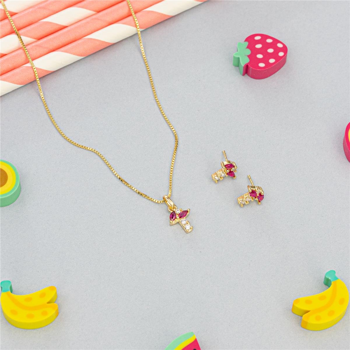CONJUNTO FOLHEADO A OURO INFANTIL COM PINGENTE DE COGUMELO