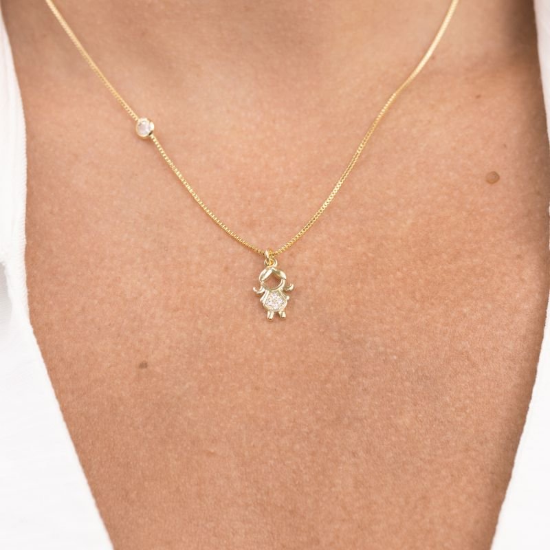 COLAR FOLHEADO A OURO FIO COM ZIRCÔNIA E MENINA TRABALHADA