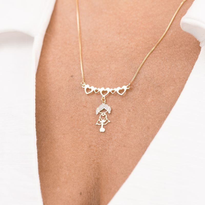 CORDÃO FOLHEADO A OURO CORAÇÕES E MENINA VAZADOS 