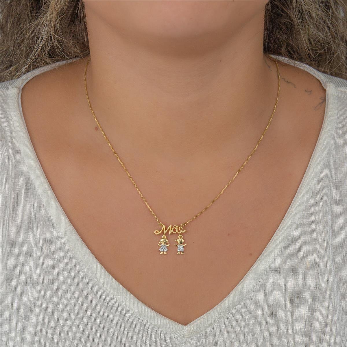 COLAR FOLHEADO A OURO MÃE COM 1 MENINA E 1 MENINO COM ZIRCÔNIA